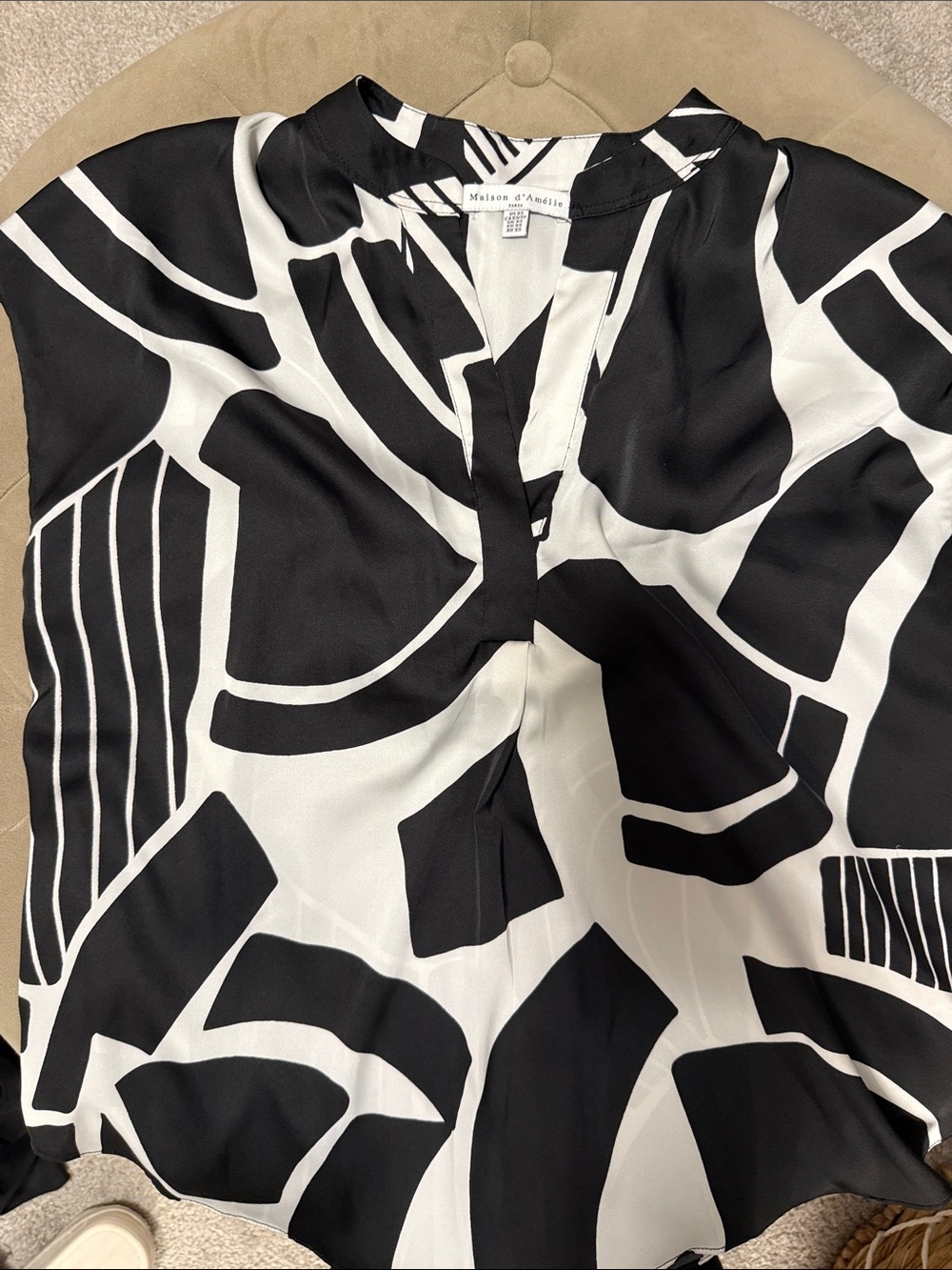 Maison d’Auguste Black & White Abstract Print Blouse